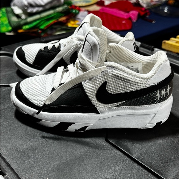 Nike Monochrome Athletic Shoes - Picture 1 of 6